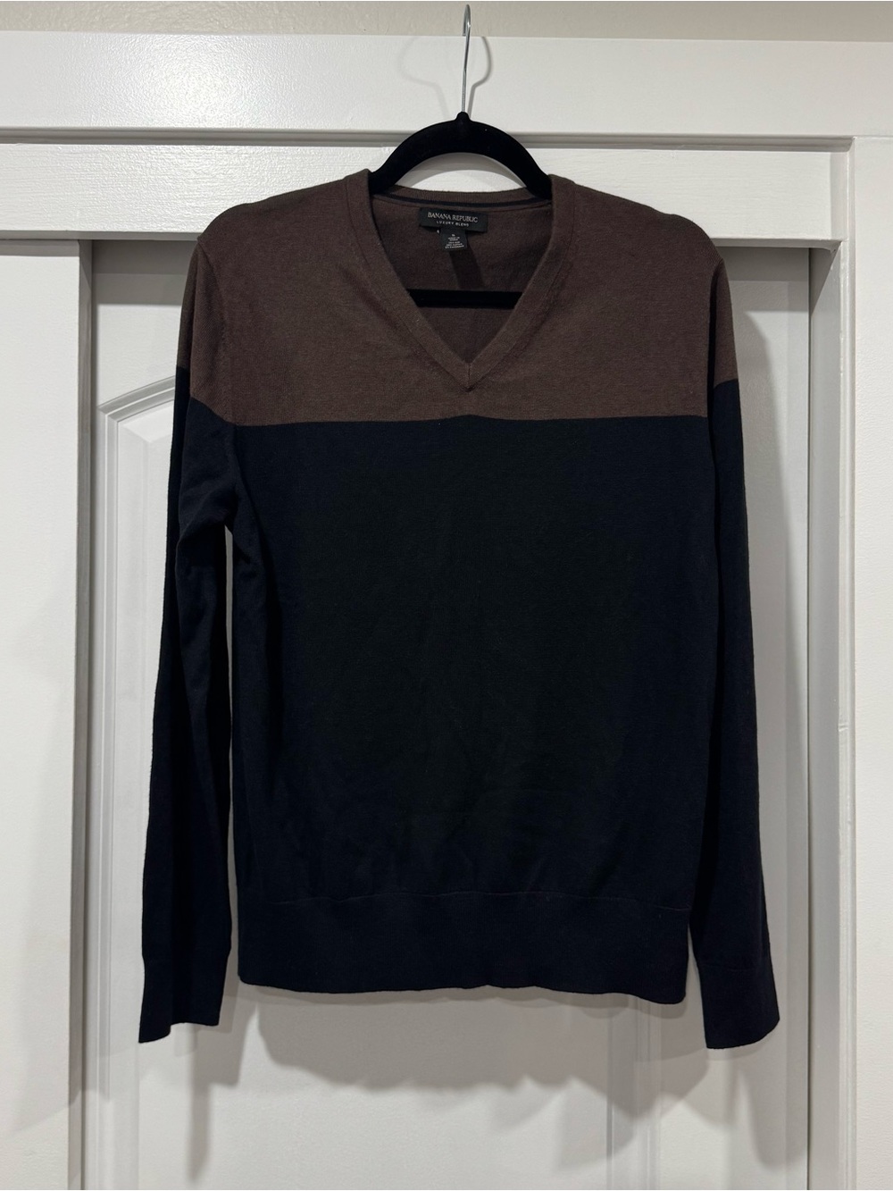 Banana Republic Men’s Two-Tone V-Neck Sweater - Brown/Black